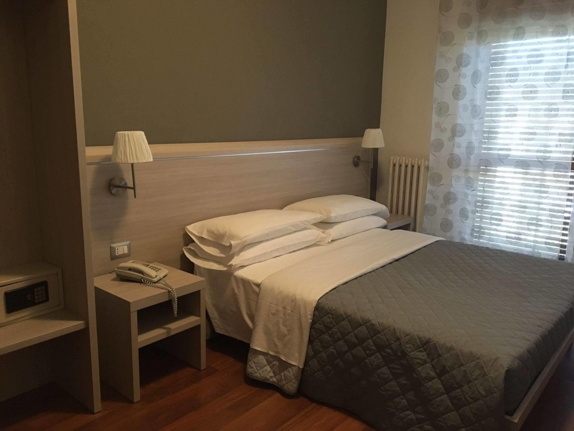 Twelve Hotel Moncalieri Dış mekan fotoğraf