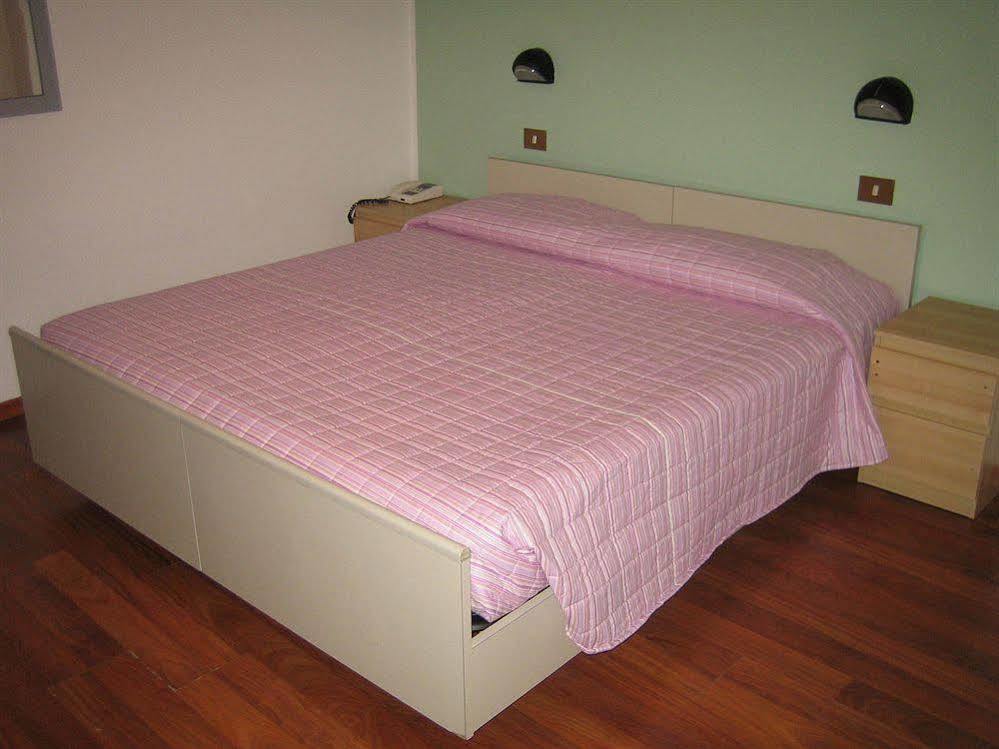 Twelve Hotel Moncalieri Dış mekan fotoğraf